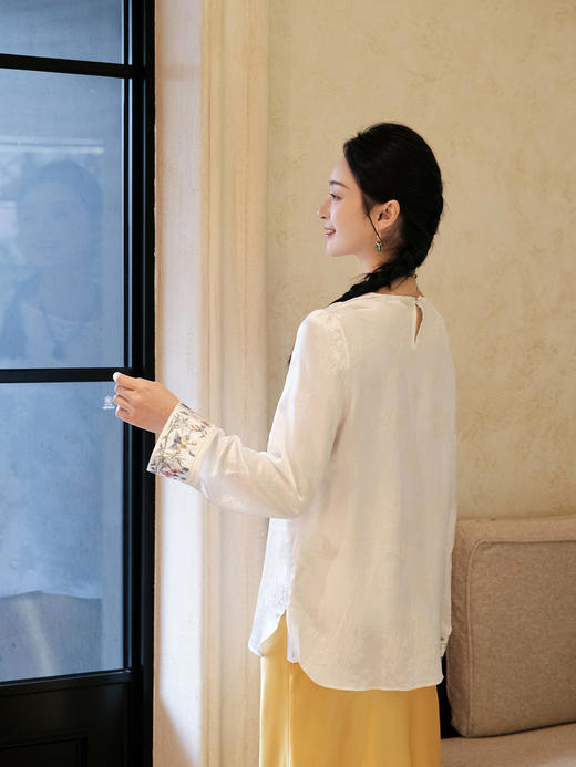 盛唐牡丹| 梅兰竹菊冠乐绉手推绣上衣-白色 商品图3