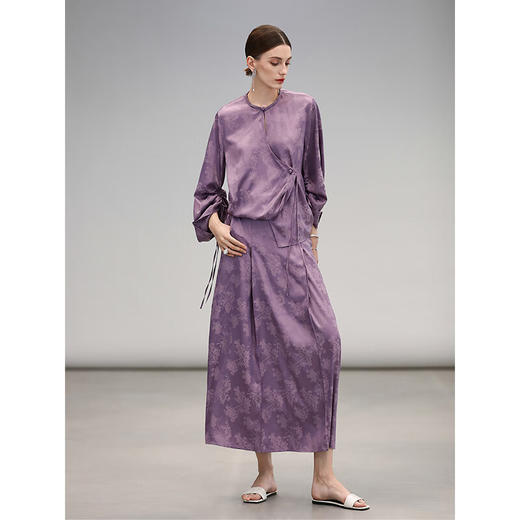 COCOBELLA新中式暗纹提花丝滑缎面衬衫春夏偏门襟盘扣上衣SR3061B 商品图2