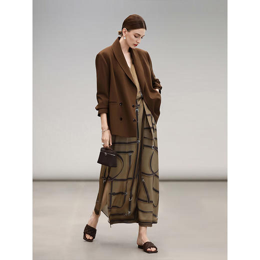 【限时秒杀】COCOBELLA静奢风阔肩精纺西装商务休闲双排扣西服外套SI3005 商品图3