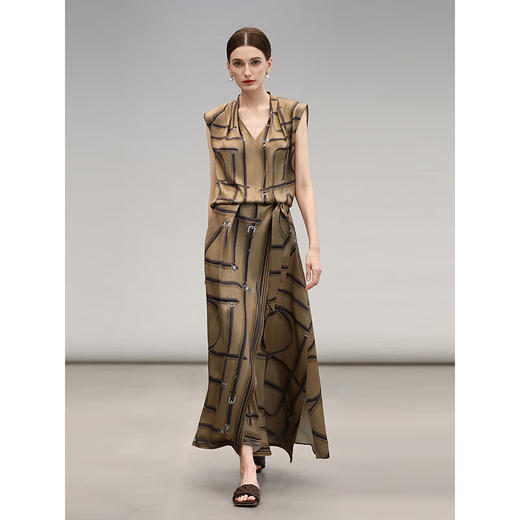 COCOBELLA重磅缎面印花无袖衬衫夏V领捏褶商务通勤上衣SR3102 商品图3