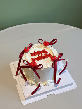 红色樱桃蝴蝶结蛋糕（顶部文字可修改）