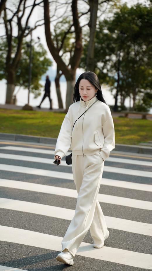 现货不补 臣禾	【空气棉套装】 立翻领休闲卫衣休闲裤	JZ251010415 卡码拍小 商品图3