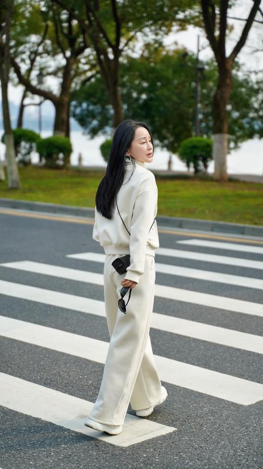 现货不补 臣禾	【空气棉套装】 立翻领休闲卫衣休闲裤	JZ251010415 卡码拍小 商品图2