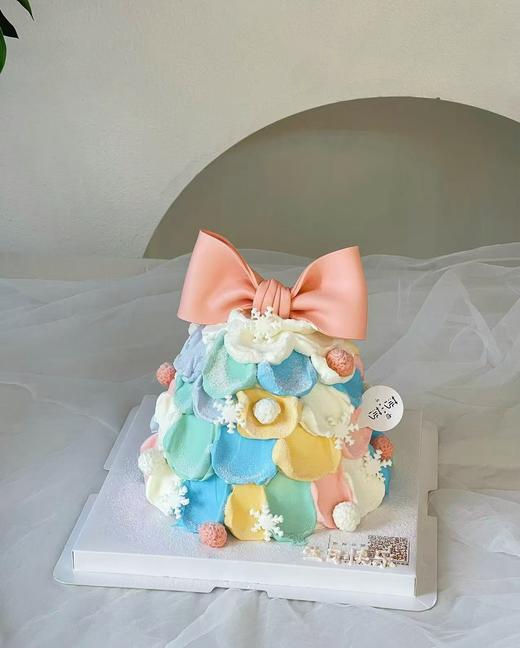 马卡龙系蝴蝶结蛋糕（下单现做，根据排单3-4小时左右） 商品图0