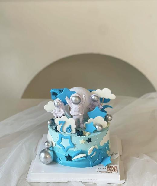 蓝色宇航员蛋糕（下单现做，根据排单3-4小时左右） 商品图0