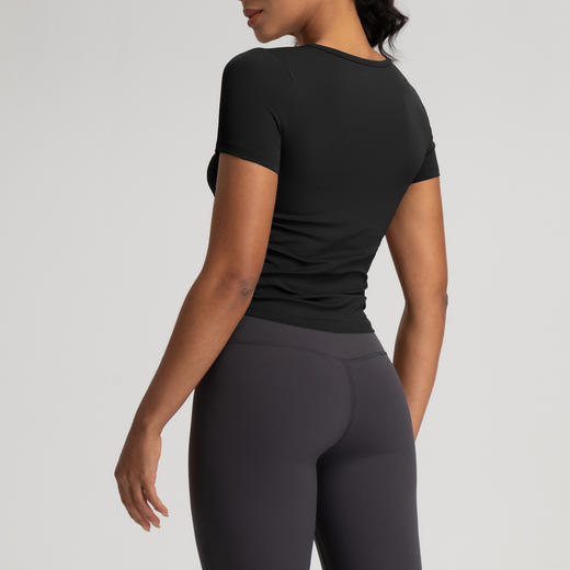 跃牌【倚窗听雨】夏季新款运动短袖T恤女带胸垫修身V领褶皱健身上衣DA96 商品图1