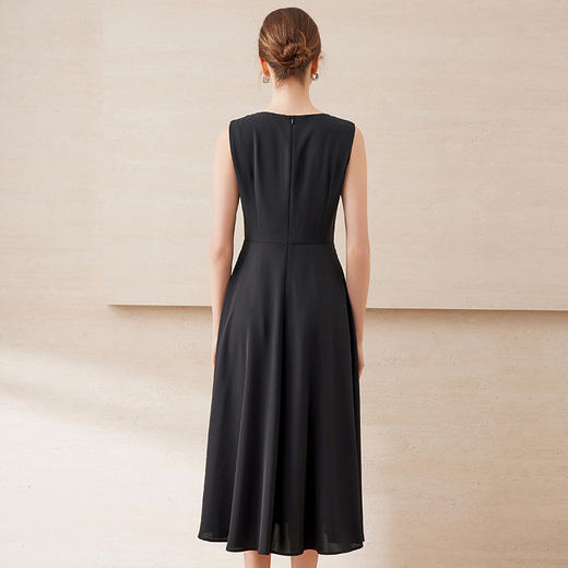 EITIE爱特爱轻礼服钉珠圆领无袖收腰大裙摆黑色连衣裙夏新款B2507618 商品图4
