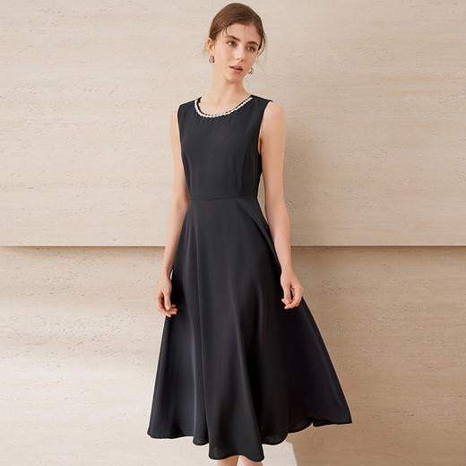 EITIE爱特爱轻礼服钉珠圆领无袖收腰大裙摆黑色连衣裙夏新款B2507618 商品图3