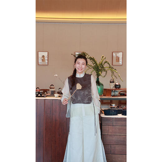 【2026东衣作】新中式马甲（25704093檀色-高定款） 商品图3