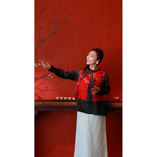 【抖音专属】新中式马甲（25704126水华朱高定款） 商品图2