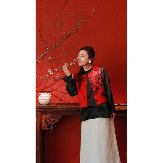 【抖音专属】新中式马甲（25704126水华朱高定款） 商品图4