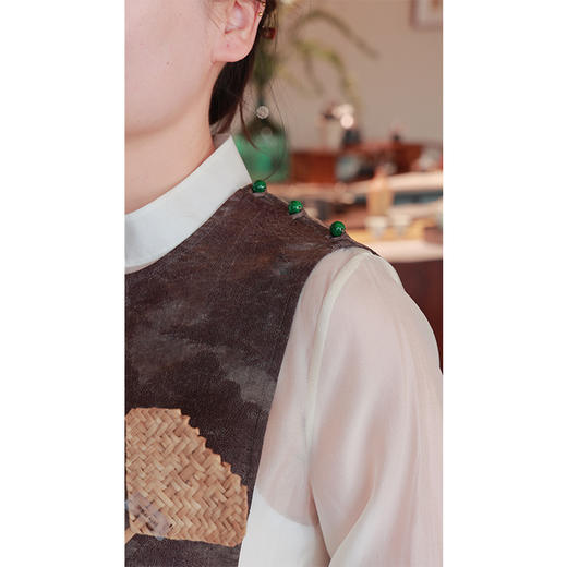 【2026东衣作】新中式马甲（25704093檀色-高定款） 商品图2