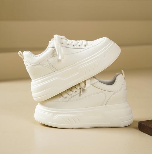 [新款上市][超轻厚底】西村名物2025年春季新款舒适超轻厚底圆头系带牛皮小白鞋T25AM15621 商品图4