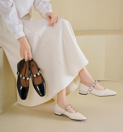 [新款上市]西村名物2025年春季新款舒适平底小尖头牛皮浅口单鞋玛丽珍鞋T25AE15231 商品图1