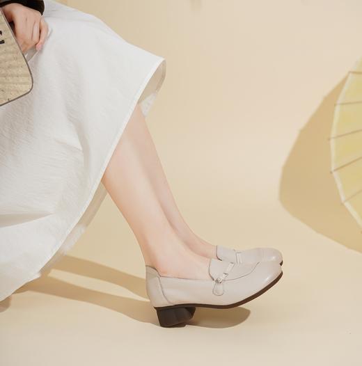 【新款上市】西村名物2025年春季新款舒适中跟浅口单鞋X25AE16341 商品图3