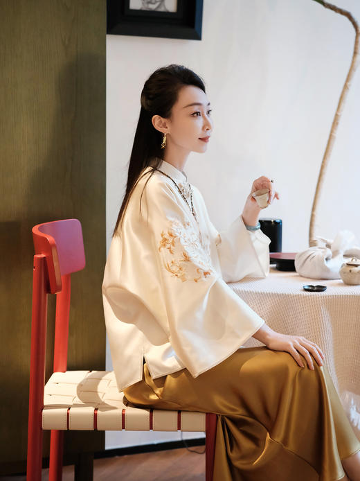 廷前观棠 | 醋酸缎半身裙(松紧腰) 商品图4