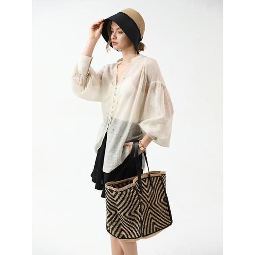 COCOBELLA新中式手工盘扣肌理感V领衬衫立领微透视开衫SR3081 商品图1