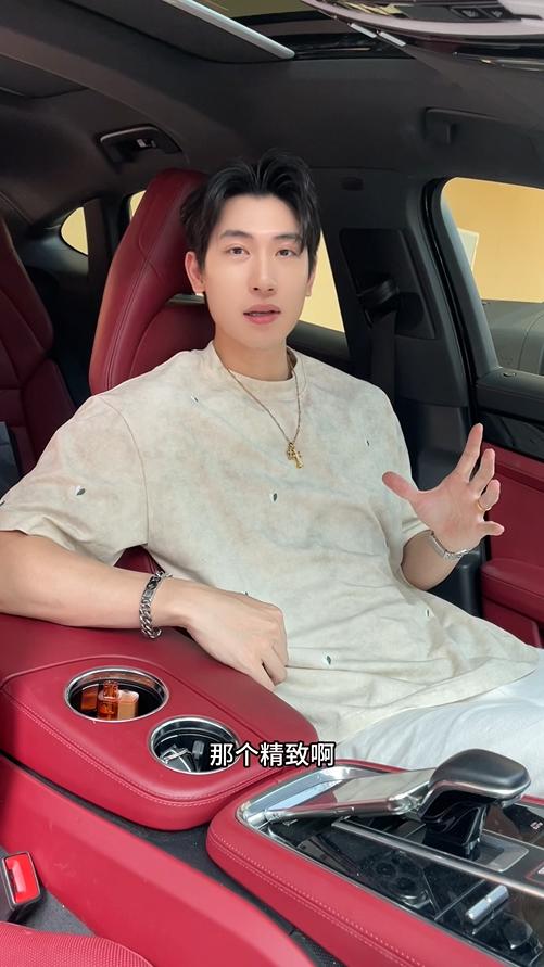 T2823夏季高级感新款韩版时尚细闪刺绣小爱心简约休闲宽松圆领短袖 商品图0