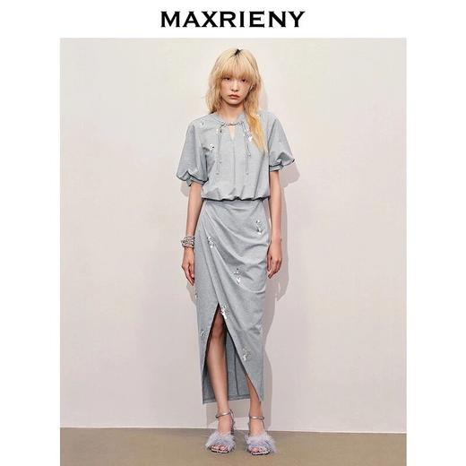 玛克门店发货：休闲抽褶开衩半身裙高级气质感女装修身显瘦(货号:MC85SK282) 商品图1