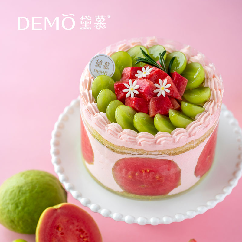 春日多“芭”胺·芭乐茉莉青提奶油蛋糕