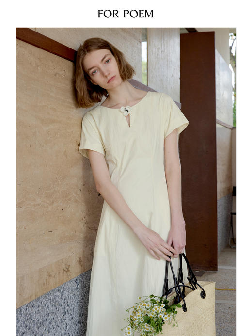 ForPoem 现货 25/SS原创设计拉菲草花朵装饰短袖收腰显瘦中长款连衣裙 商品图1