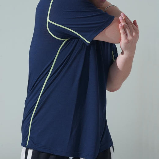 灰壳户外美丽奴羊毛男士圆领速干短袖美丽诺运动登山徒步男款T恤 商品图4