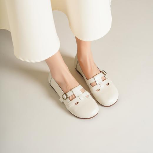 西村名物2025年夏季新款舒适软底平跟中式风前镂空浅口单鞋T25AE14991 商品图5