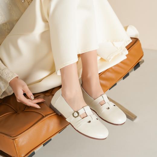 西村名物2025年夏季新款舒适软底平跟中式风前镂空浅口单鞋T25AE14991 商品图3