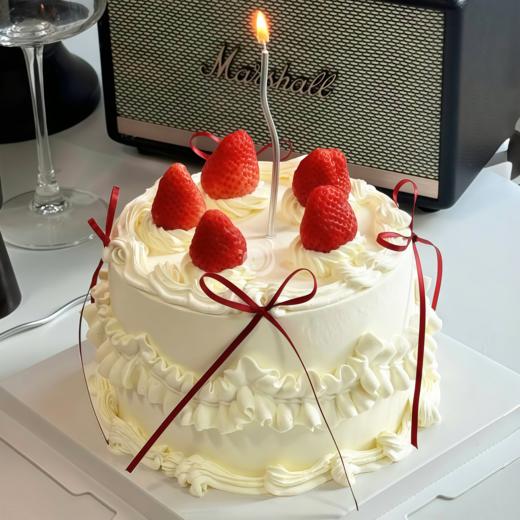 『甜甜ins风』简约浪漫草莓生日蛋糕 商品图0