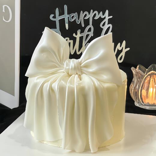 『纯洁女神』奢华洁白蝴蝶结翻糖蛋糕 商品图0