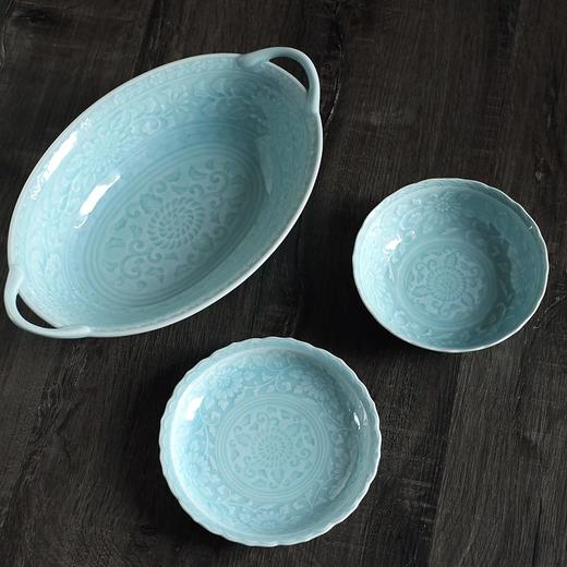 日本进口有田烧华山日式陶瓷青瓷浮雕菊花餐具鱼盘长盘圆盘米饭碗有田烧华山窑青瓷系列散件 商品图1