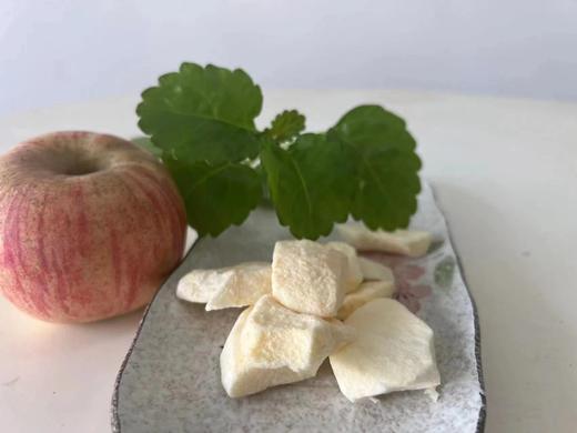 冻干苹果--很喜欢这款产品，口感酥脆、香甜带酸。好吃耐吃，可作日常零食，也是茶饮佳配。 商品图3