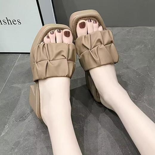 【夏季新款❗️增高百搭凉拖鞋】有FEEL又吸睛，谁穿谁好看！高跟防水台增高松糕跟防滑防臭厚底耐磨女拖鞋 商品图7