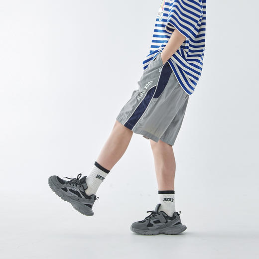 蓝汽水2025年新款夏季男童亲子休闲拼接短裤轻量化宽松运动五分裤 商品图2
