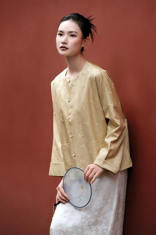 盛唐婧 |真丝花罗彩蝶纷飞提花上衣-黄色 商品图0