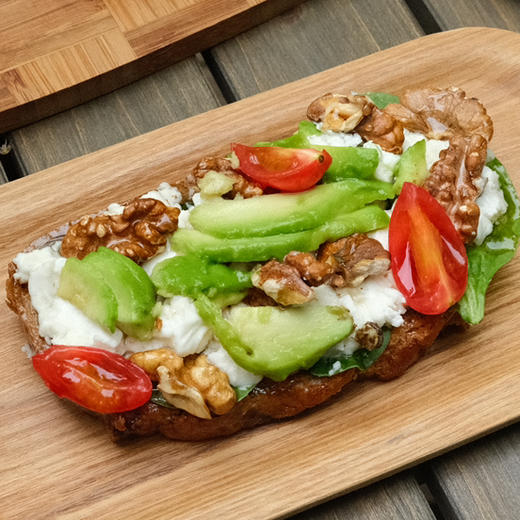 羊奶酪核桃仁蜂蜜三明治 Goat Cheese, Walnut and Honey Sandwich 商品图0