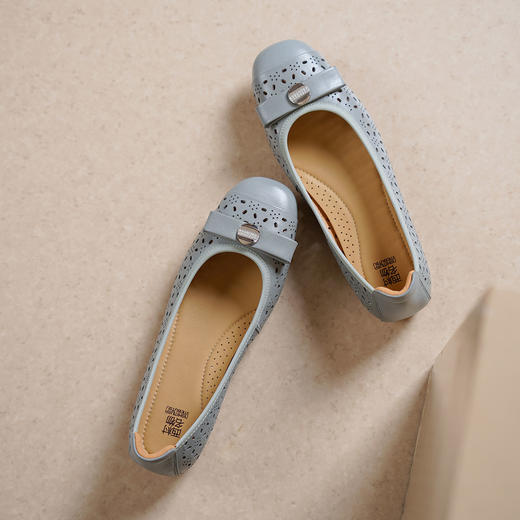 西村名物2025年轻便透气舒适平底蝴蝶结饰扣软底镂空单鞋T25AH15001 商品图10