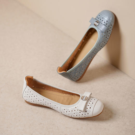 西村名物2025年轻便透气舒适平底蝴蝶结饰扣软底镂空单鞋T25AH15001 商品图9