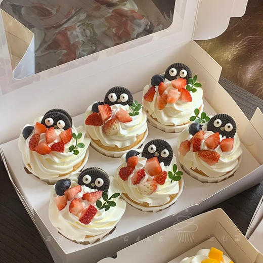 【2个装纸杯】萌眼草莓-纸杯颜色随机 商品图0