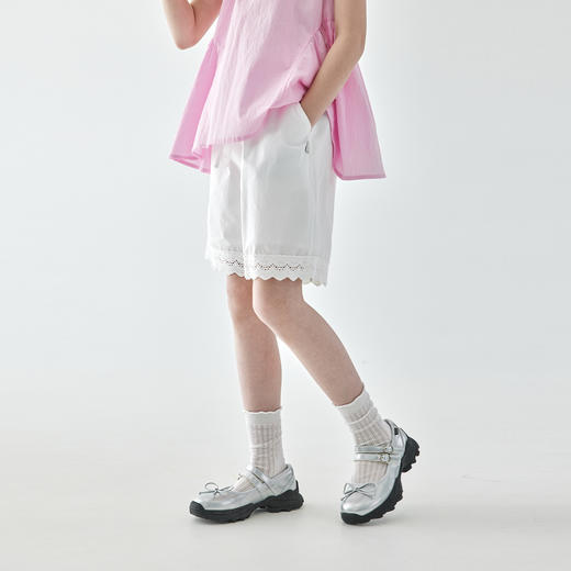 棵初2025夏季新款亲子中大女童白色花边短裤蕾丝拼接宽松裤子 商品图3