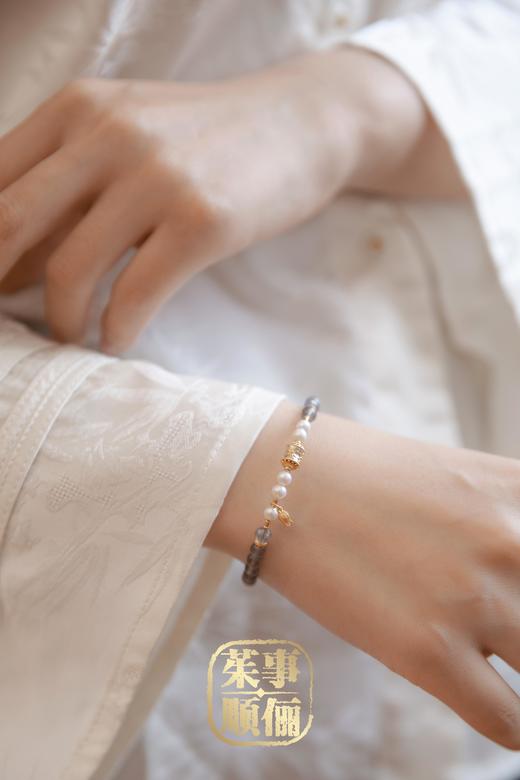 【茱事顺俪】18K黄金蓝灰月光石珍珠手链 商品图4