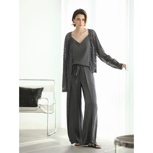 COCOBELLA慵懒松弛感弹力蕾丝衫女人味肌理感针织开衫LC3101 商品图4