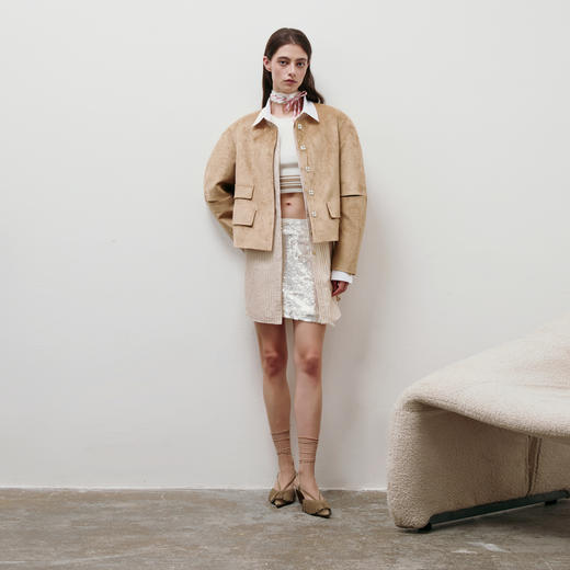 [福利价]lost in echo2025春夏新款经典扣袢弧形高级仿麂皮绒复古短款外套 商品图1