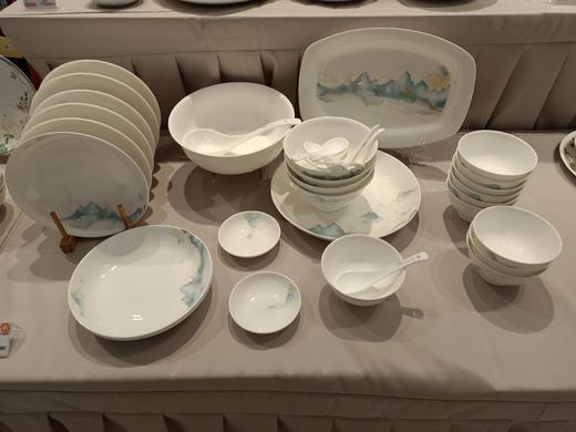 【小程序专享】凡瑞斯云水人家（釉中彩）10人用38头骨瓷餐具 商品图7
