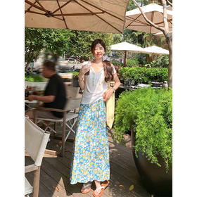 <曾小咸推荐>木耳边V领短袖+碎花半身裙套装