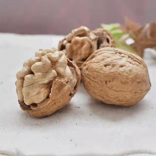 【大姚薄皮干核桃】买3斤送核桃夹 1斤不送 香味醇厚悠长 满嘴声香 皮薄肉细 吃起来甘香不腻，不涩口，果肉饱满，云南大姚地理标志性产品 2种规格任选 商品图1