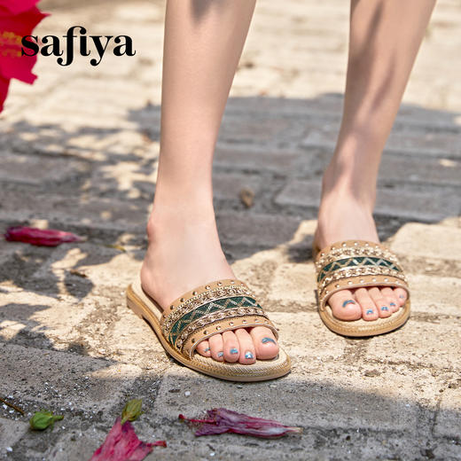 预售|Safiya/索菲娅2025夏季民族风复古圆头休闲时尚外穿平底一字拖SFD2110351 商品图3