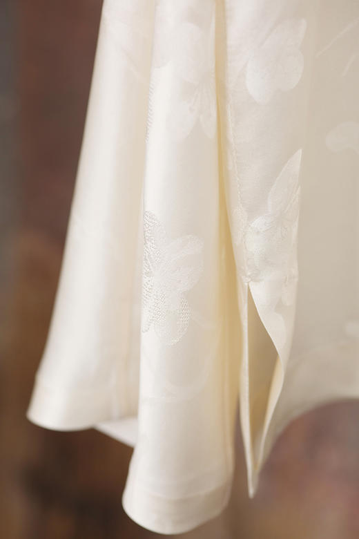 盛唐牡丹| 梅花纹真丝提花上衣 商品图3