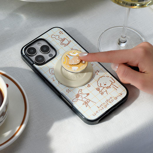【上菜了! À Table!】小狗涂鸦日志 PopSockets x gula 联名系列 POPCASE手机壳 MagSafe磁吸款 白色 小狗 格纹卡通 iPhone17/16/15/14/13 商品图1