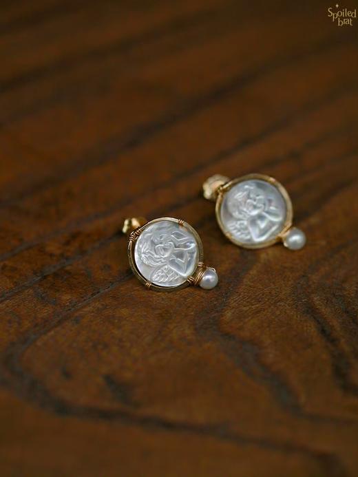 SpoiledBrat Jewelry天使珍珠贝母耳钉 商品图1